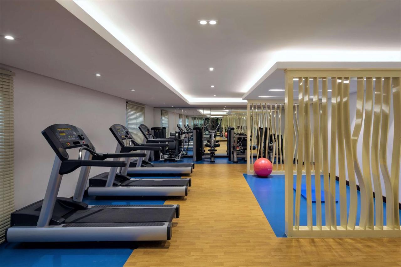 Radisson Blu Hotel, Jeddah Al Salam Екстериор снимка The gym at the hotel