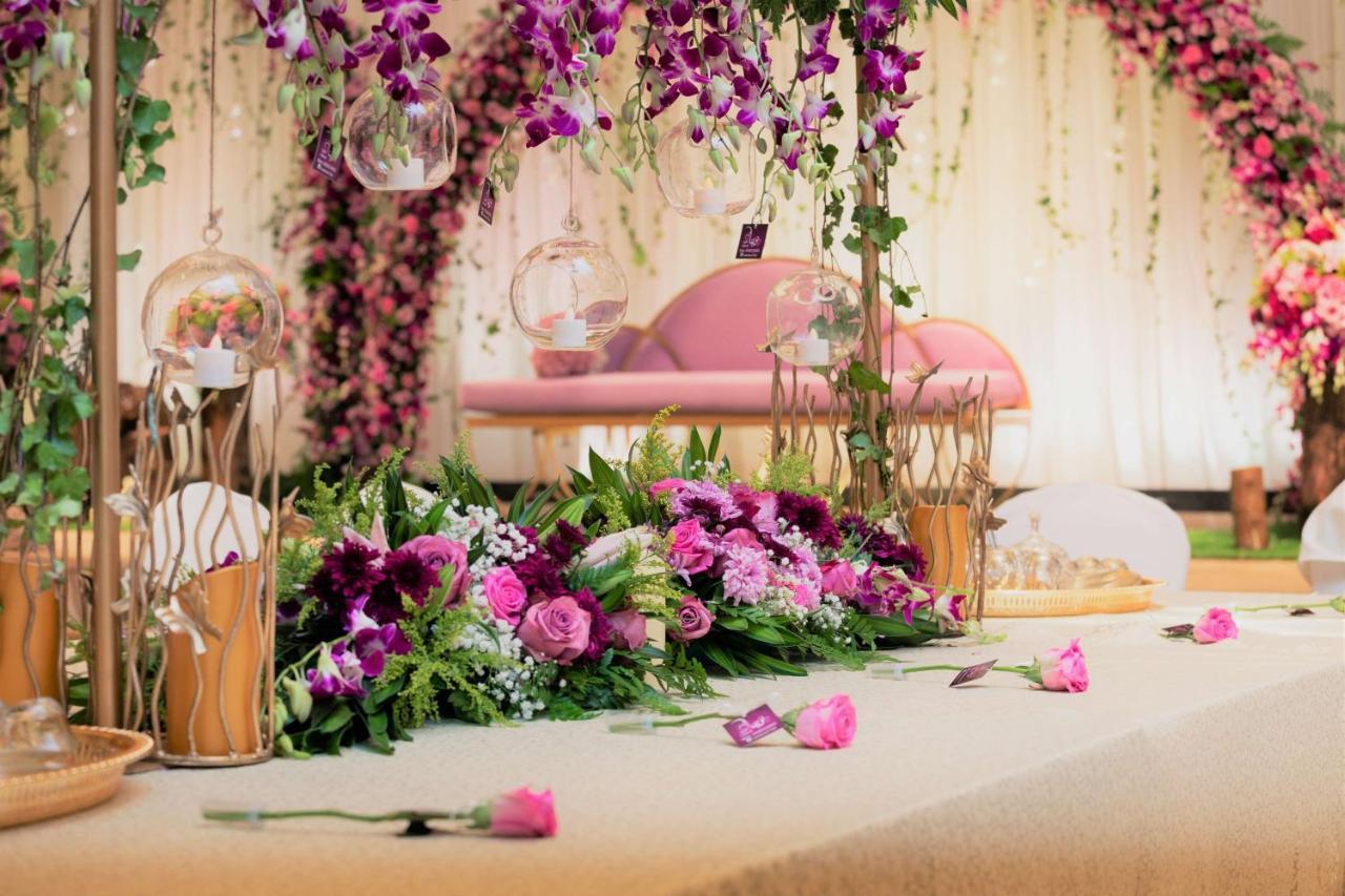 Radisson Blu Hotel, Jeddah Al Salam Екстериор снимка A traditional Malay wedding setting