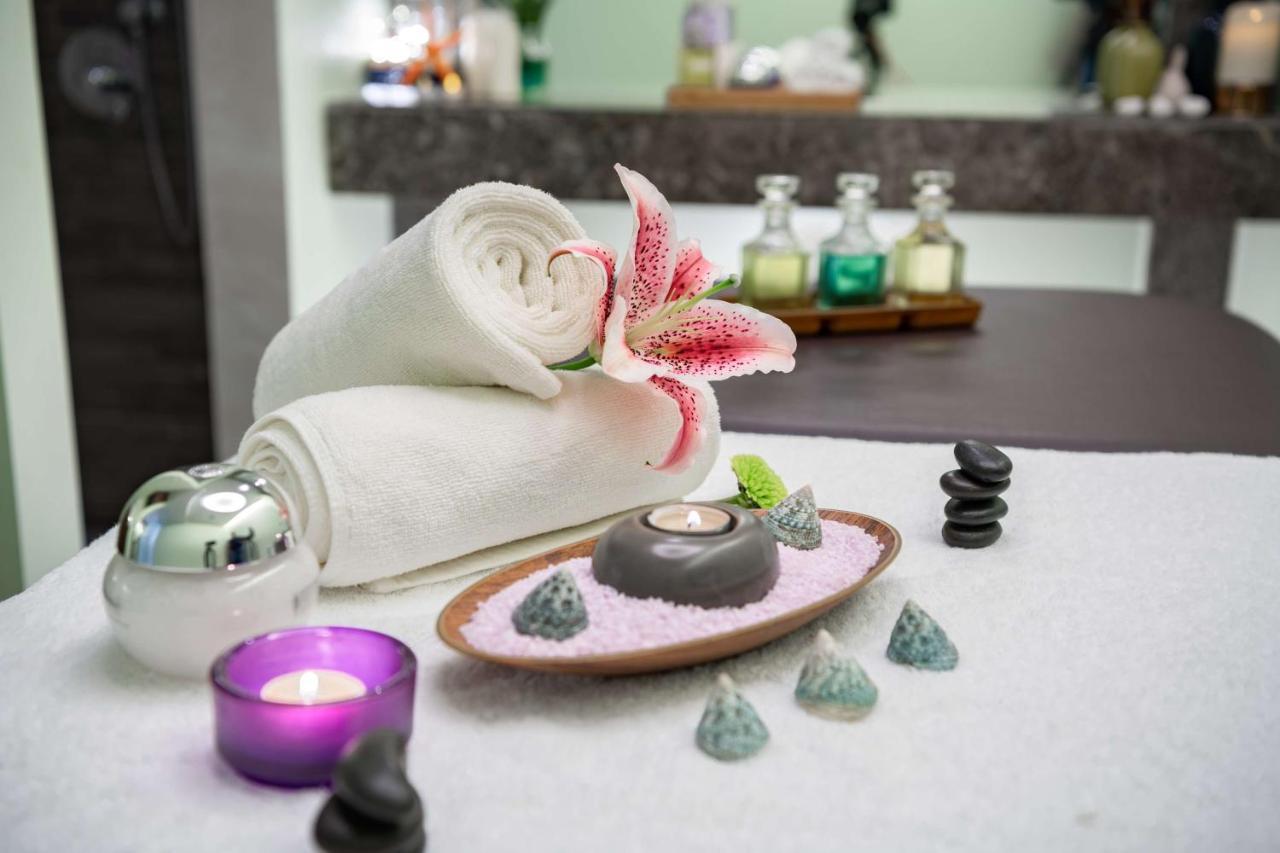 Radisson Blu Hotel, Jeddah Al Salam Екстериор снимка Spa
