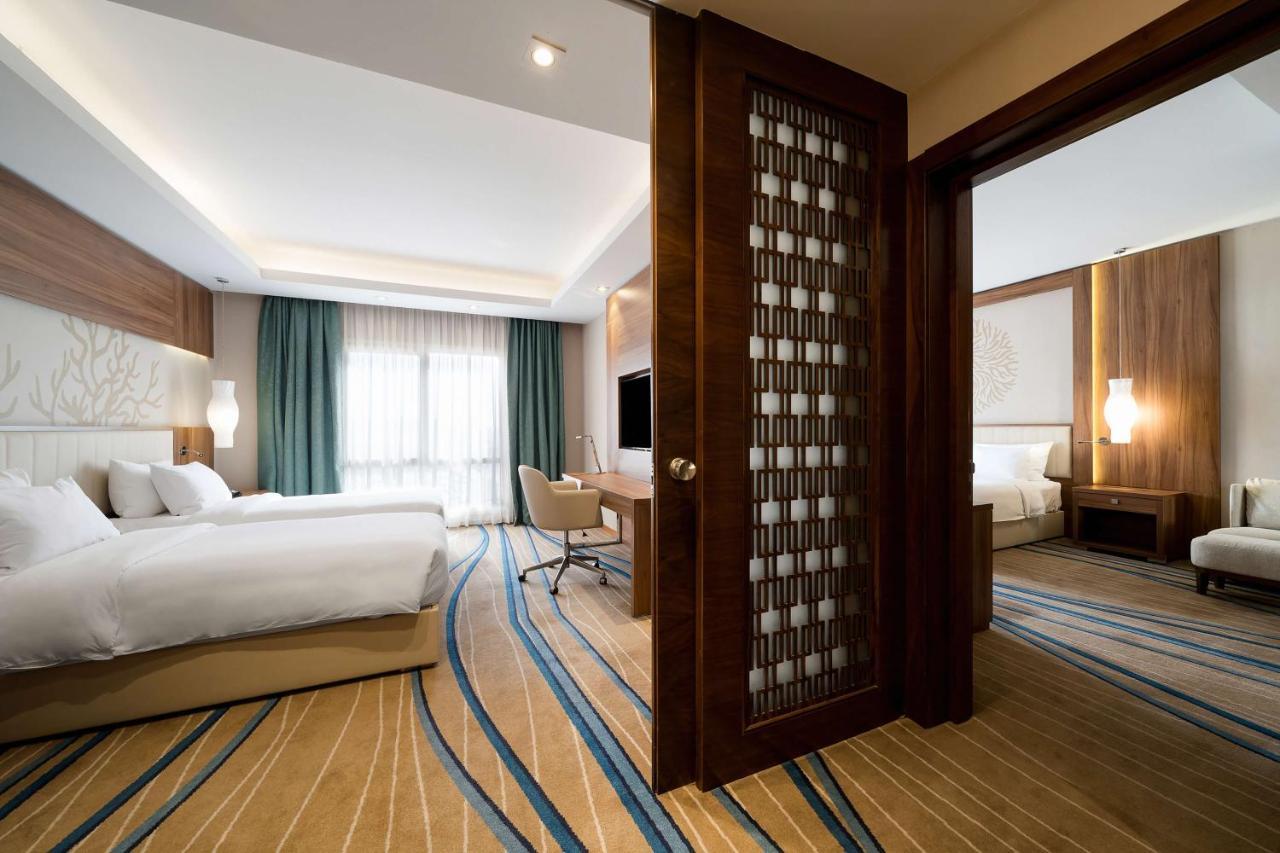 Radisson Blu Hotel, Jeddah Al Salam Екстериор снимка Suite