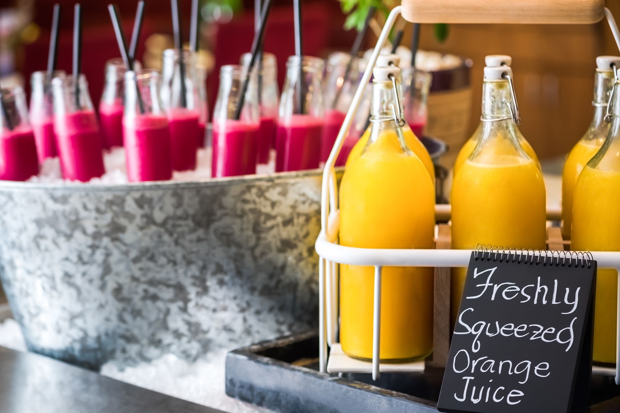 Radisson Blu Hotel, Jeddah Al Salam Екстериор снимка Bottles of freshly squeezed orange juice