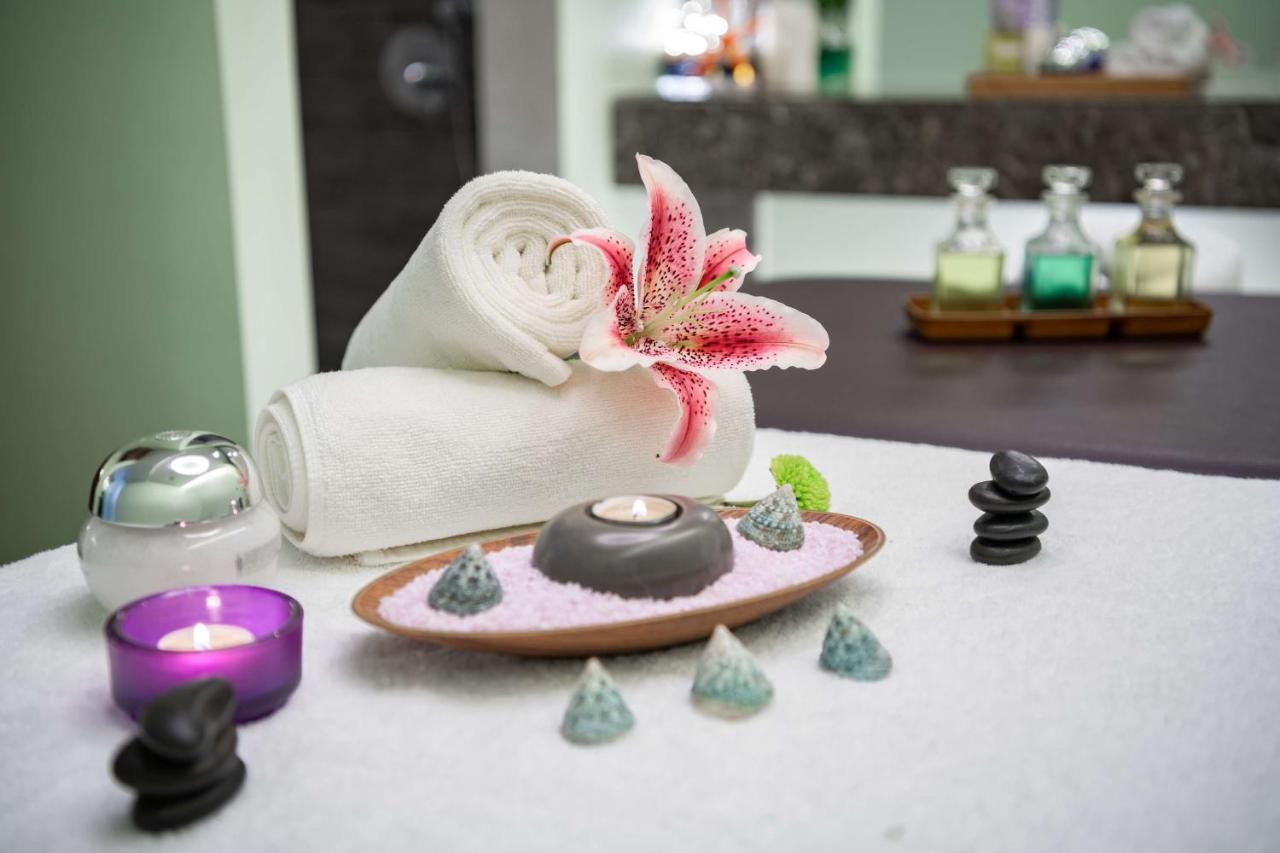 Radisson Blu Hotel, Jeddah Al Salam Екстериор снимка Spa