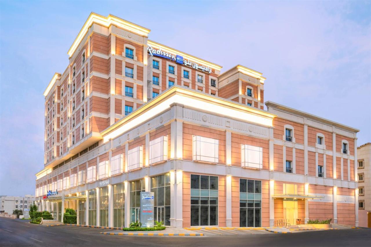 Radisson Blu Hotel, Jeddah Al Salam Екстериор снимка The hotel in 2016